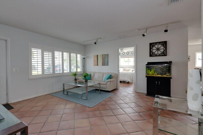 Foto del edificio - 1194 SW 28th Ave