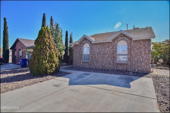 Building Photo - 2256 Tierra Alegre Way