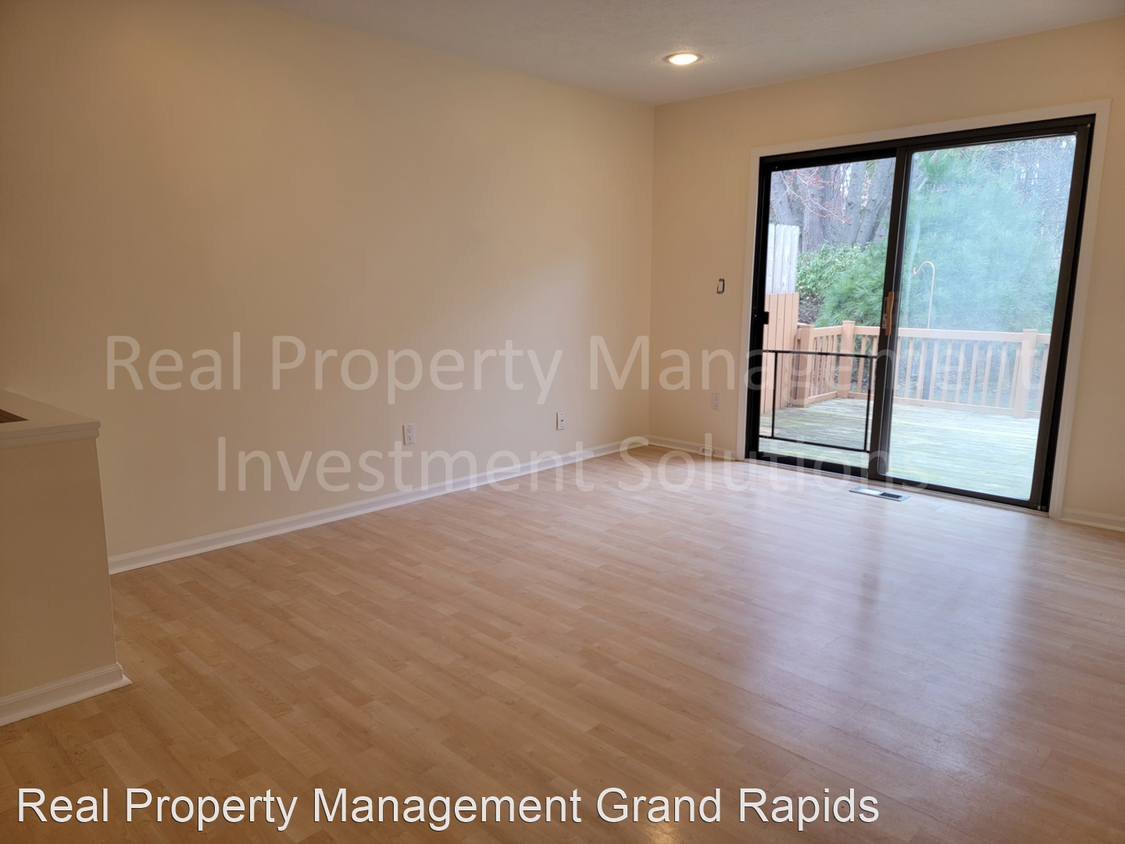 Foto principal - 2 br, 1 bath House - 2635 Chatham Woods Dr...
