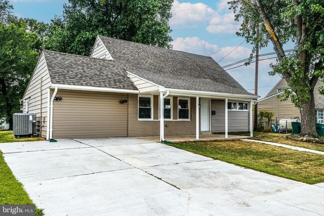 Building Photo - 12 Indigo Rd