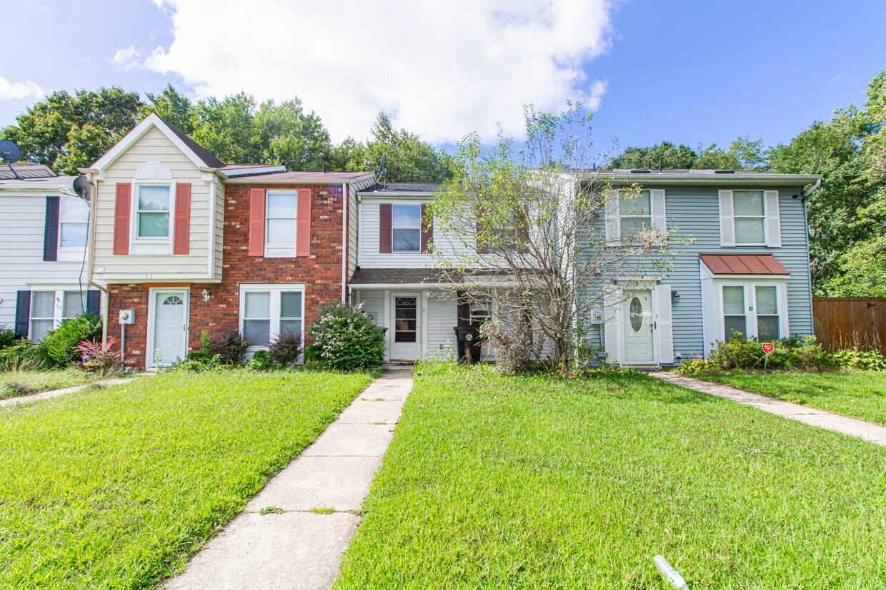 11 Vanderbilt Ct, Sicklerville, NJ 08081 Townhome Rentals in