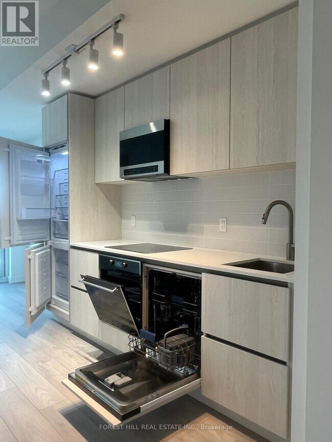 Photo du bâtiment - 110 Broadway Ave