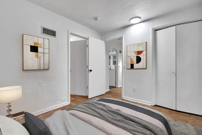 Foto del edificio - 401 Hylewood Ave