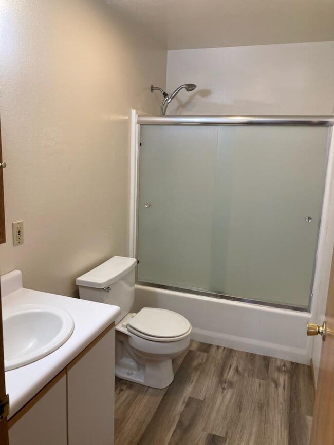 Building Photo - 2820 Baker Dr