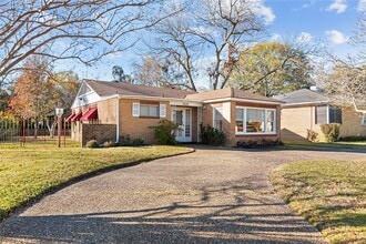 Building Photo - 3618 Gilbert Dr