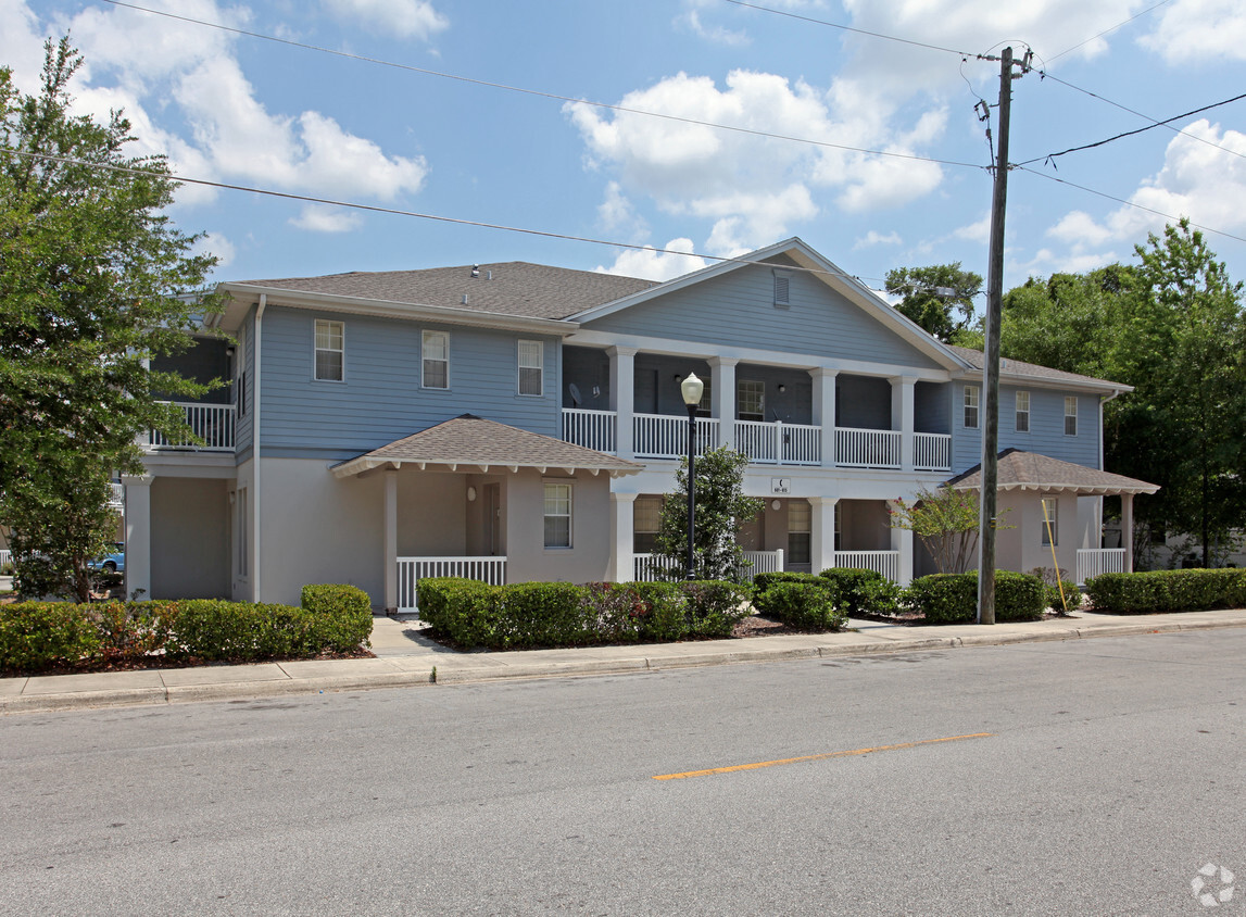 Foto del edificio - Railroad Avenue Apartments