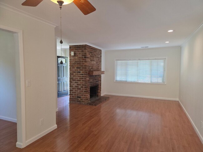 Foto del edificio - Update Rancher with Huge outdoor space