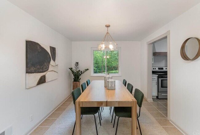 Foto del edificio - 7908 Clough Pike
