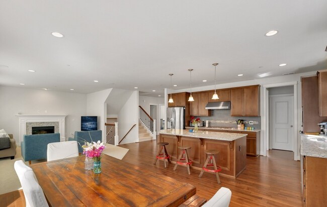 Building Photo - A spacious 4-bedroom and 3.5 bathroom home...