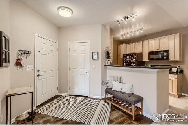 Foto del edificio - 3035 Blue Sky Cir