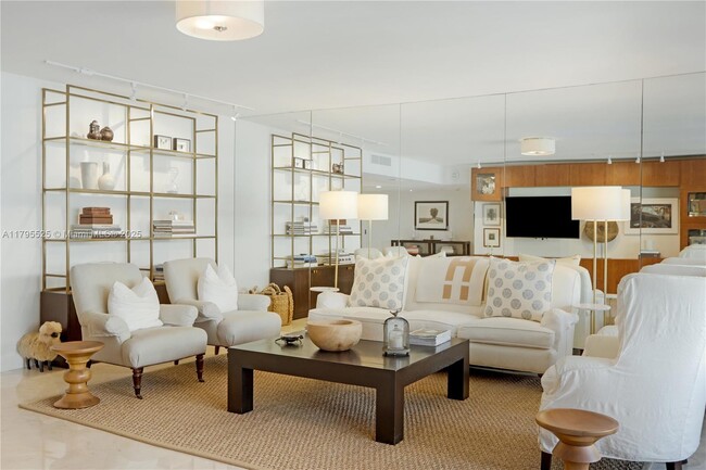 Foto del edificio - 3 Grove Isle Dr