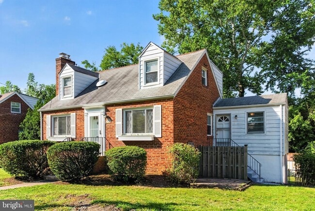 Photo - 5915 Ryland Dr House