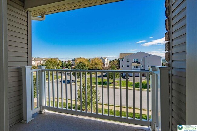 Building Photo - 6885 Pioneer Dr