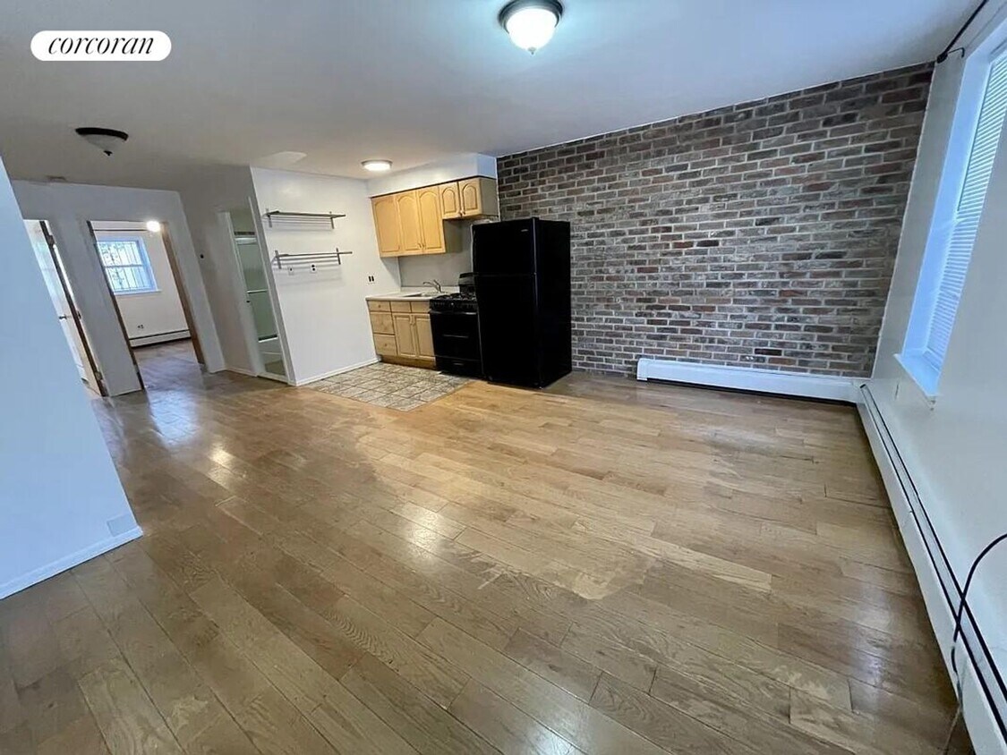Primary Photo - 174 Bayard St