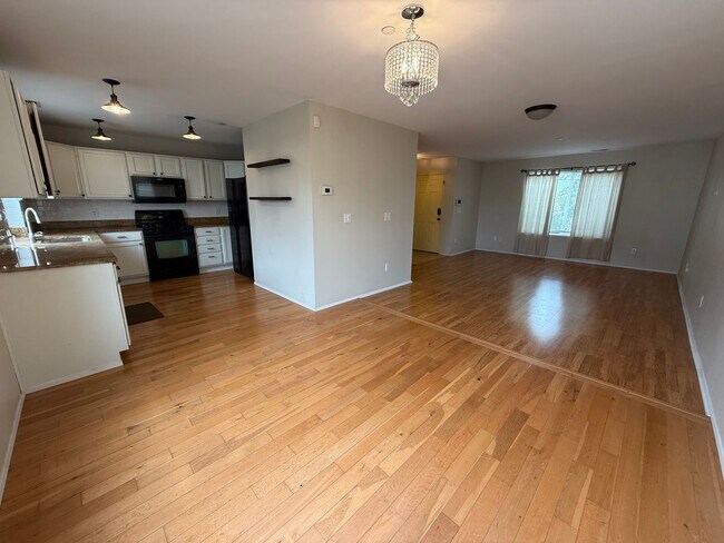 Building Photo - 3 Bedroom DuPont Home for Rent