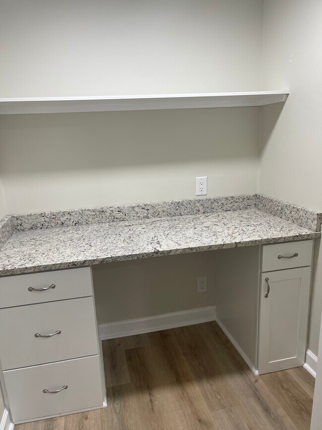 Building Photo - 100 Laurel Hill Cir