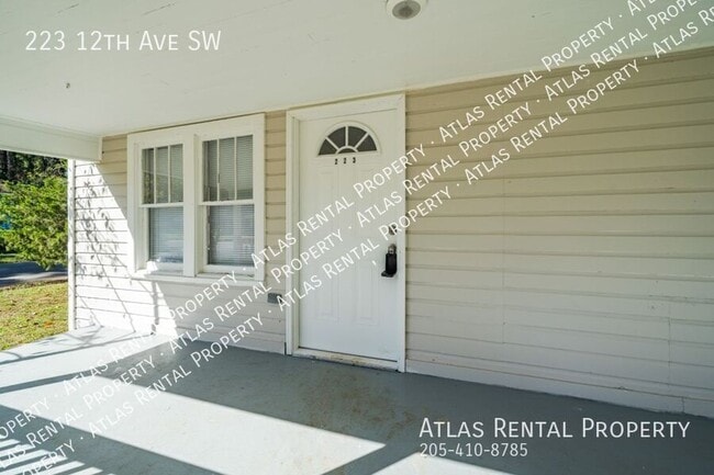 Building Photo - 223 12th Ave SW