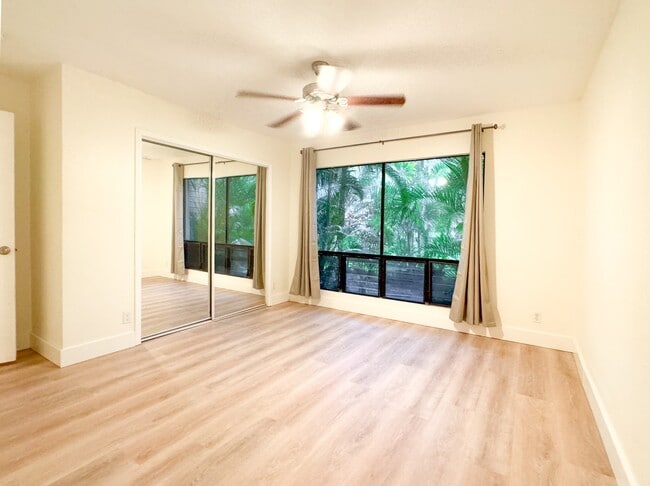 Building Photo - 15 Kulanihakoi St