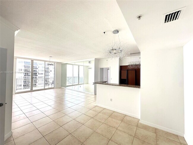 Foto del edificio - 2080 S Ocean Dr