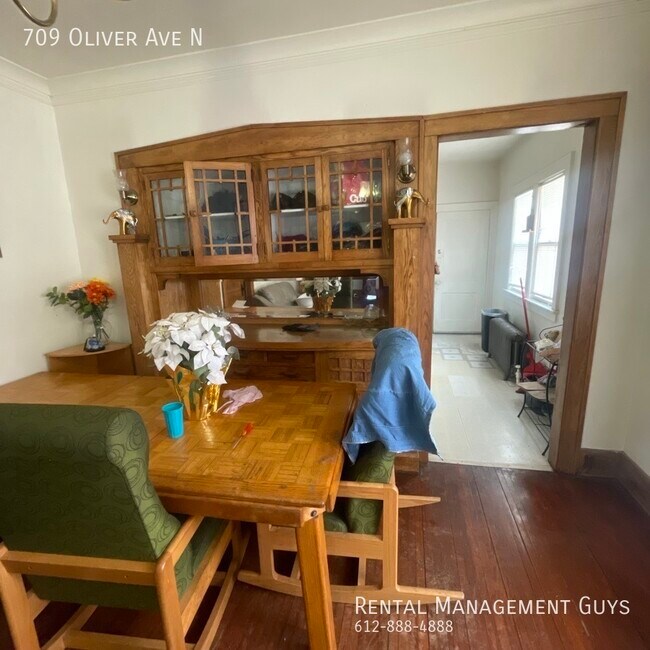 Foto del edificio - 709 N Oliver Ave