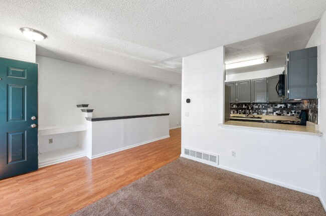 Foto del edificio - 11590 Community Center Dr