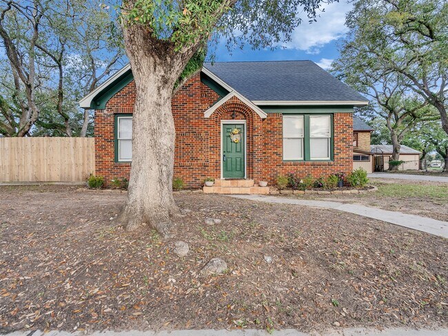 Foto del edificio - 414 N Avenue C