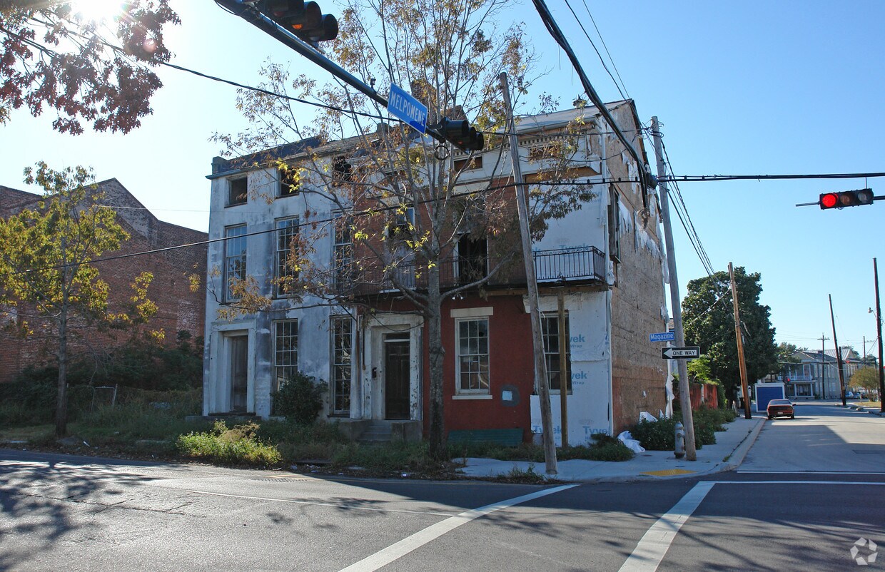 Building Photo - 1347 Magazine St