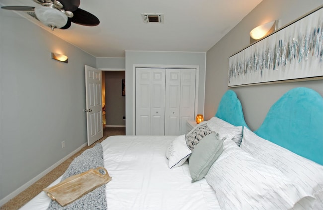 Foto del edificio - 719 Park Knoll Ln