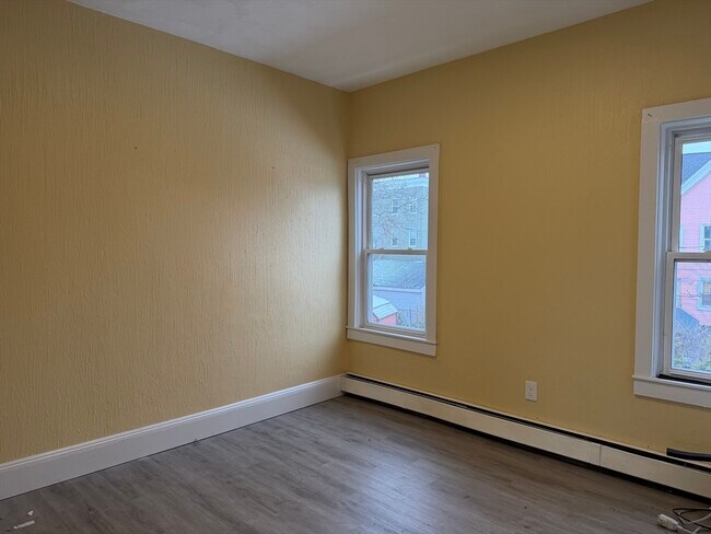 Building Photo - 799 Montello St