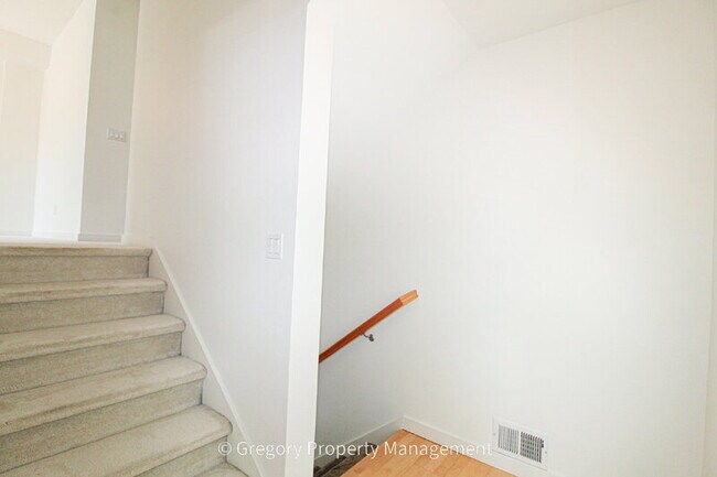 Foto del edificio - 13824 N Creek Dr