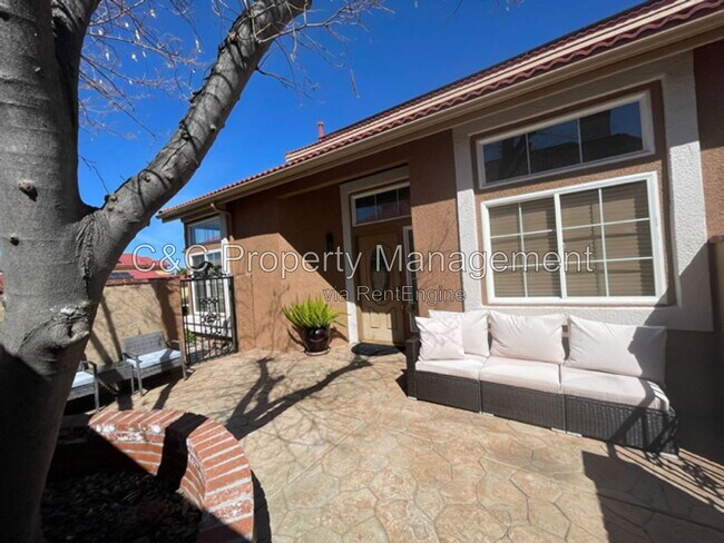 Foto del edificio - 32736 Hislop Way