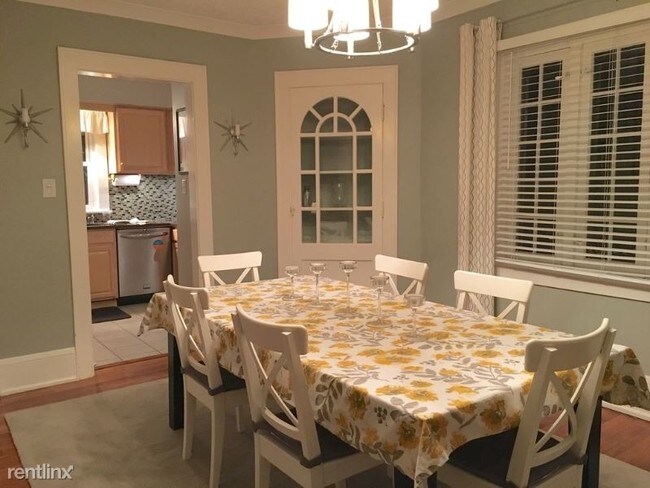 Foto del edificio - 4 br, 2 bath House - 2535 Robindale Avenue