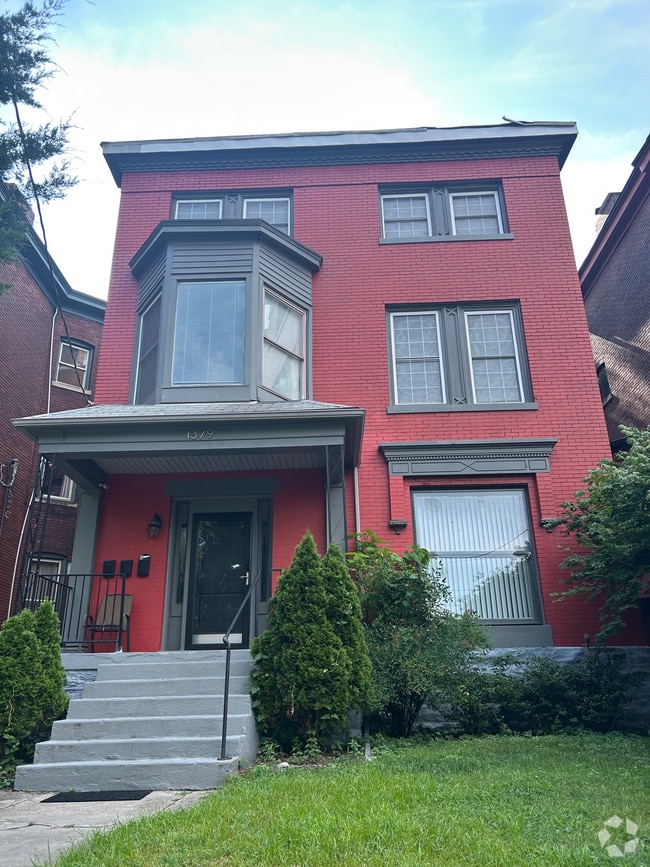 Building Photo - 1379 S Brook St