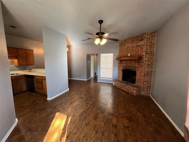 Foto del edificio - 1509 N Grant Dr