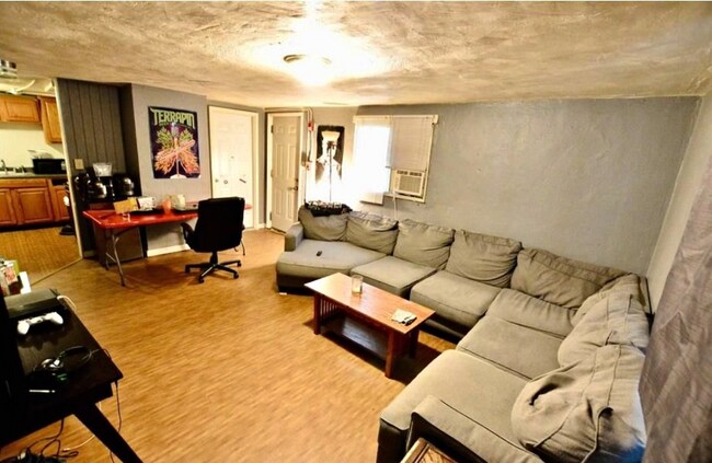 Living Room - 160 6th St