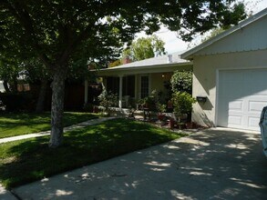 Building Photo - 3882 Yale Way