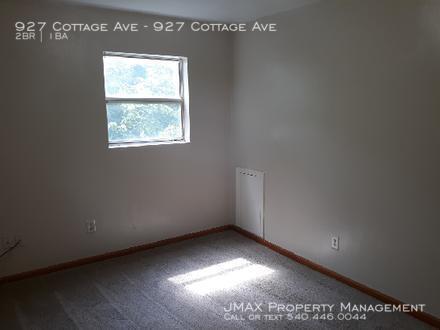 Building Photo - 927 Cottage Ave