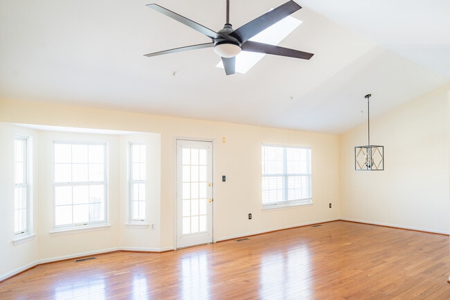 Building Photo - 1111 Merganser Ct