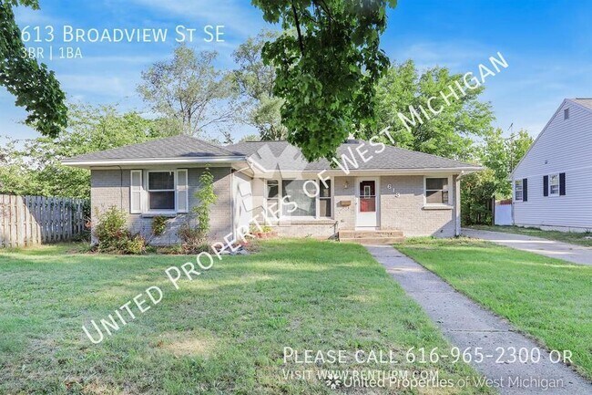 Building Photo - Pre-Lease | Available 9/4/25 | Spacious 3 ...