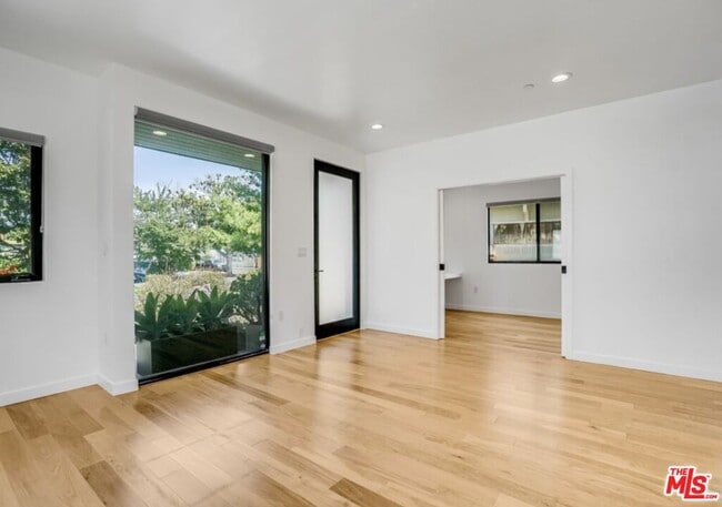 Foto del edificio - 3641 Greenwood Ave