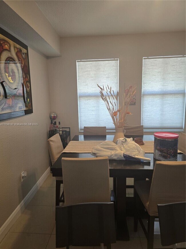 Foto del edificio - 10902 NW 83rd St