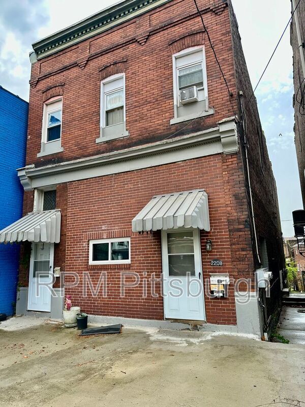 Foto del edificio - 2208 Woodstock Ave
