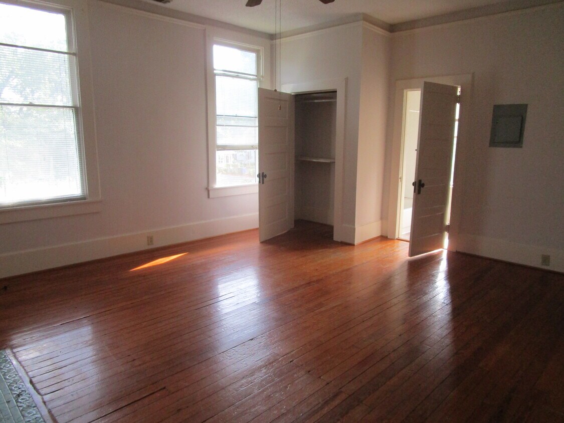 Primary Photo - 1 Woodrow St