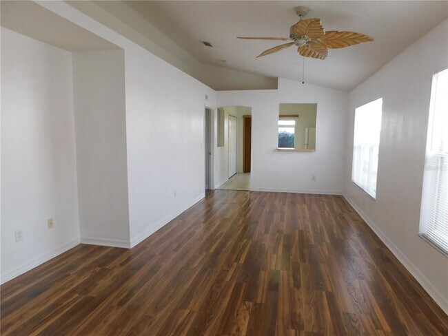 Foto del edificio - 6047 White Sails Dr