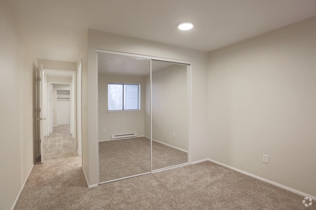 Interior Photo - Veri on Cascade Barclay