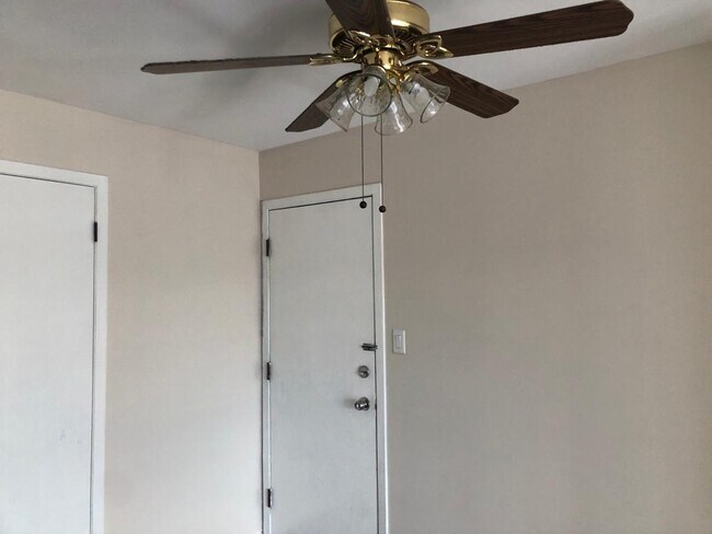 Foto del edificio - 2414 Randall Ln