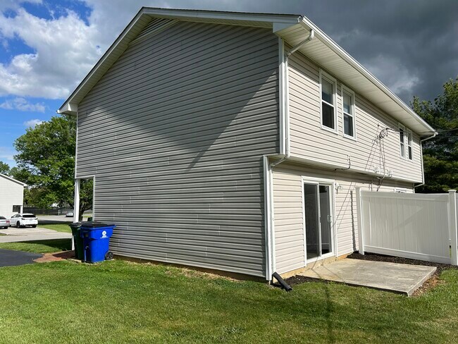 Vista lateral - 420 Village Ln