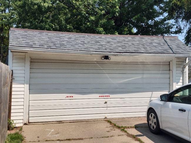 Building Photo - 1759 Berdan Ave