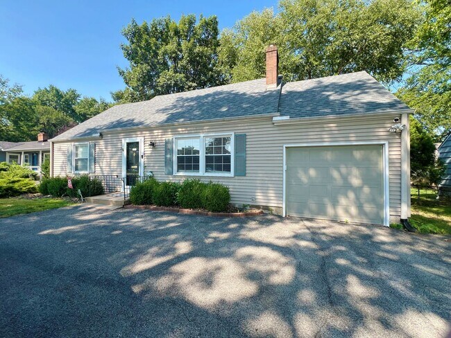 Building Photo - SEE IT NOW: Elegant Home in Prairie Villag...