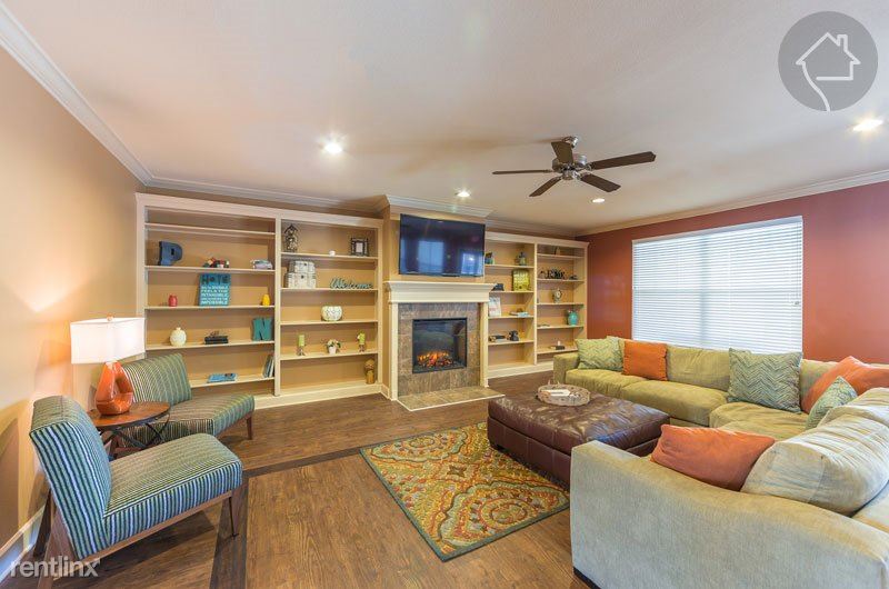 Foto principal - 1044 Norwood Park Blvd